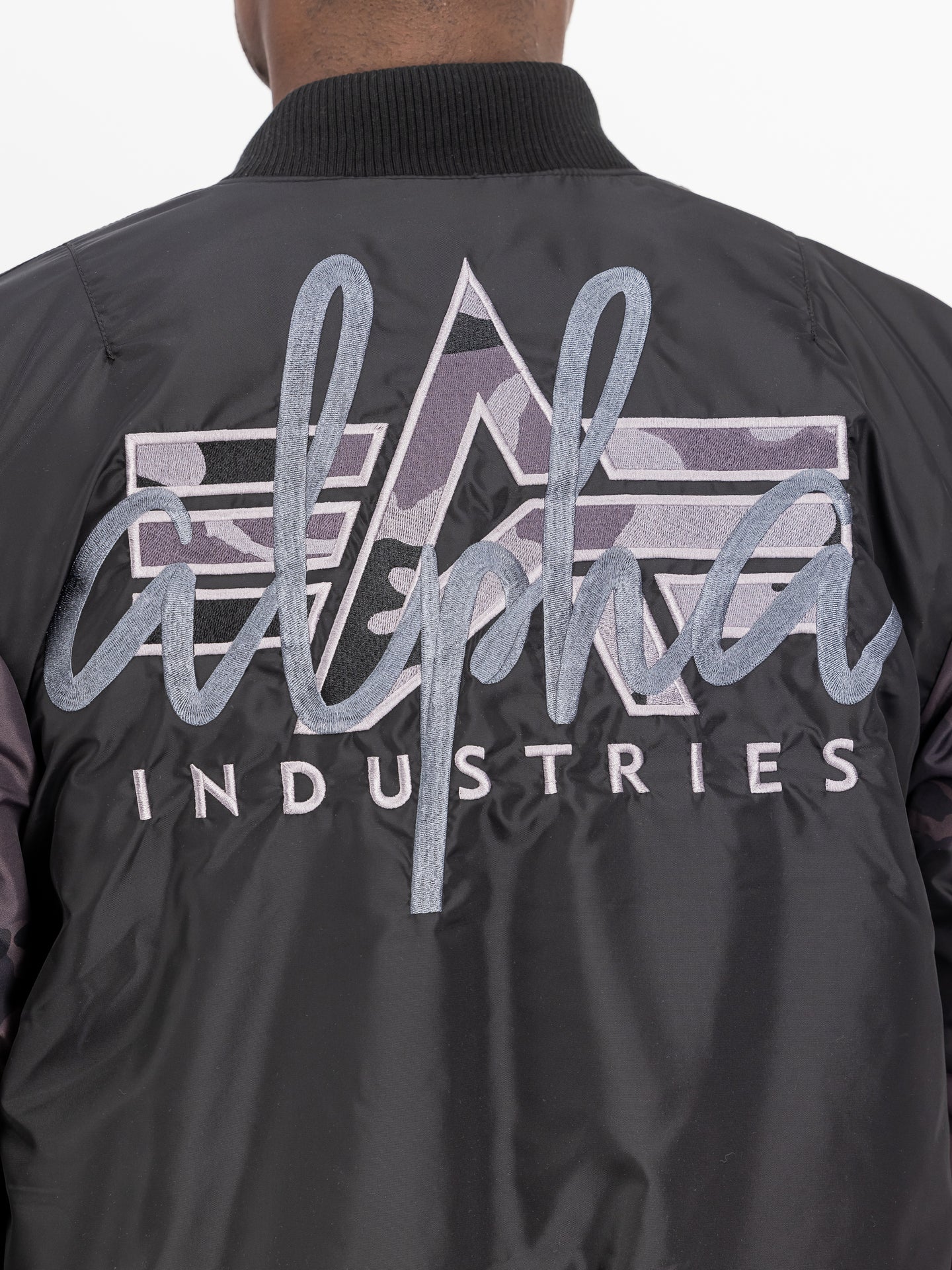 Kurtka Bomberka MA-1 Camo Back Embroidery Alpha Industries 258120