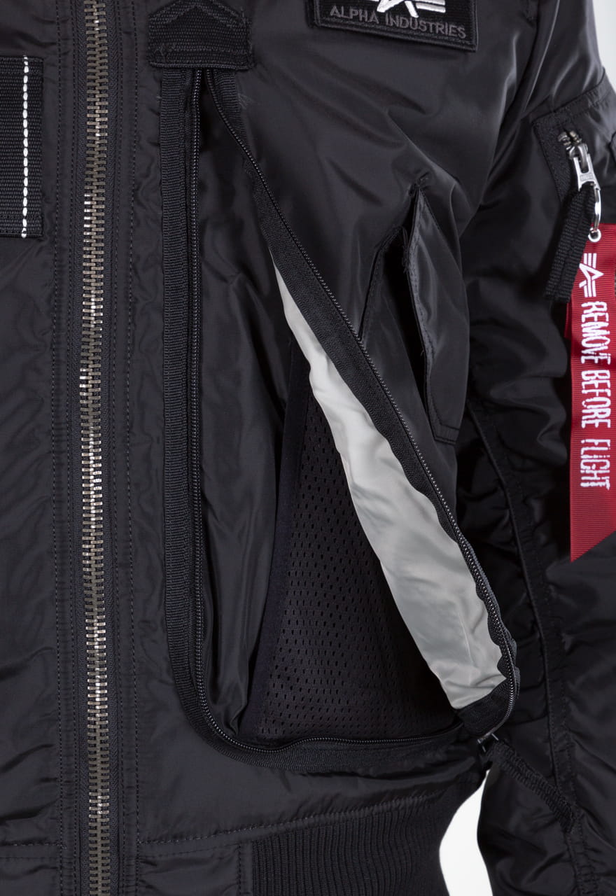 Engine - Koniec produkcji modelu Bomber Jacket 103101