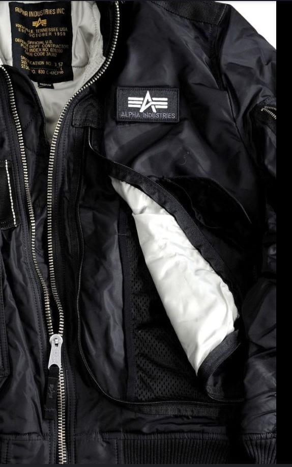 Engine - Koniec produkcji modelu Bomber Jacket 103101